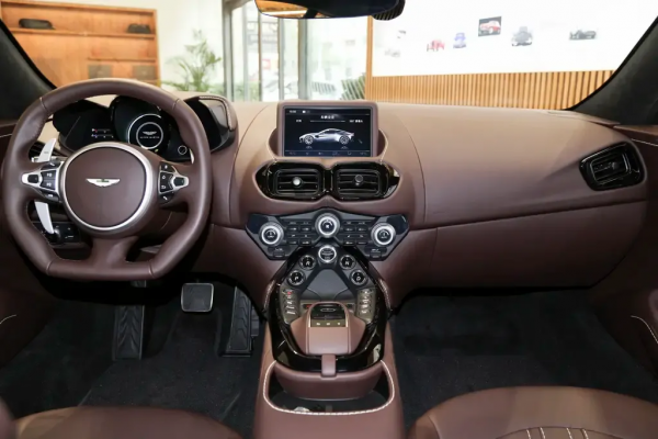 零百加速3.6秒，配4.0T雙渦輪增壓發動機，這款跑車怎麼樣？