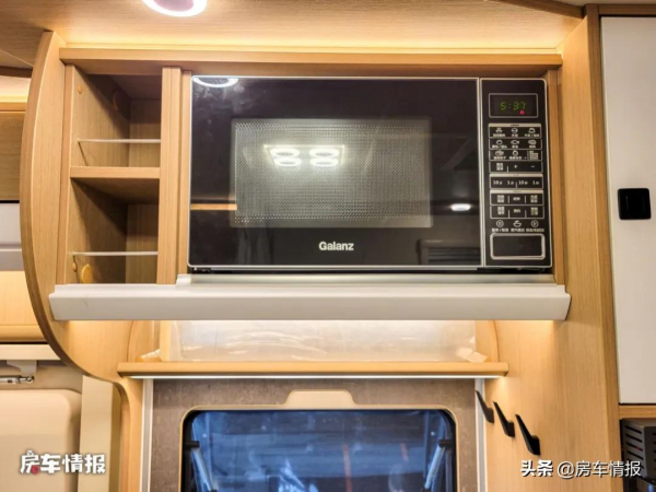 奇瑞全新入門級房車,裝置齊全能住一家5口人,客廳設計挺顯檔次 奇瑞全新入門級房車,裝置齊全能住一家5口人,客廳設計挺顯檔次