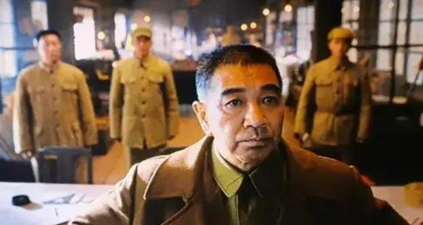 同樣演彭德懷，《長津湖》裡的周小斌與這6位演員相比，差別在哪