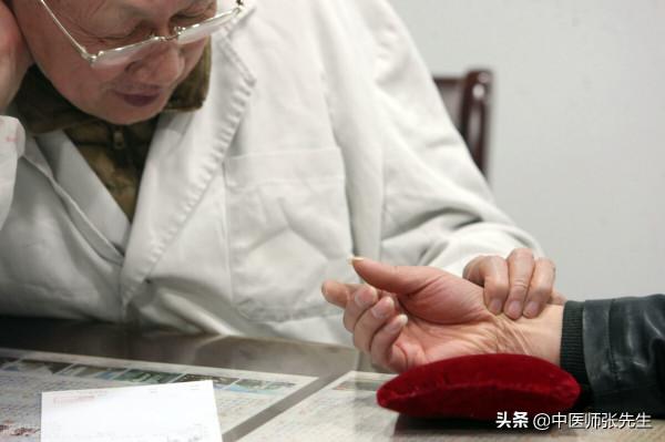 患者患熱極似寒怪病：中醫清降心火，溫膽平肝治癒