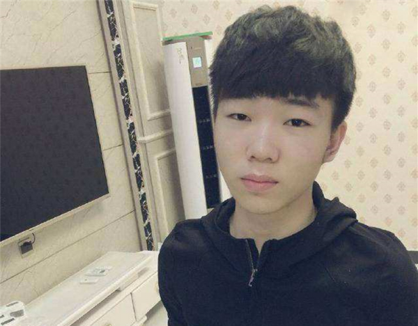 國服第一瑞文退網，寧願當乞丐也不復播，現實生活讓他快樂