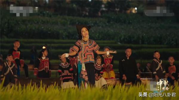 中秋晚會女星鏡頭:劉詩詩古裝搶眼,薇婭儀態絕,歐陽娜娜小清新 中秋晚會女星鏡頭:劉詩詩古裝搶眼,薇婭儀態絕,歐陽娜娜小清新