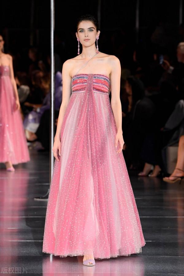 阿瑪尼迪拜專場時裝秀，亂花漸欲迷人眼