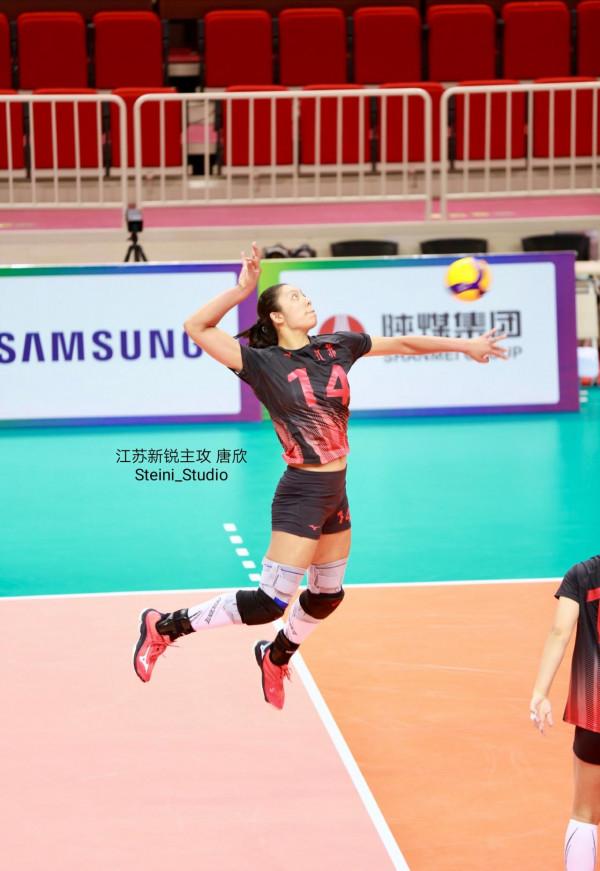 江蘇女排“上陣子弟兵”，為她們喝彩，為她們加油
