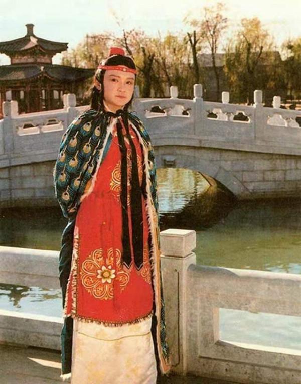 賈母一向世事洞明,為何會如此昏庸,將賈寶玉溺愛成一個紈絝子弟 賈母一向世事洞明,為何會如此昏庸,將賈寶玉溺愛成一個紈絝子弟