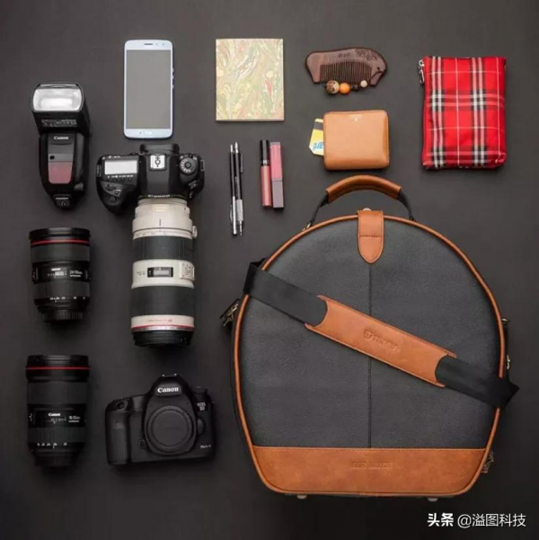 剛剛開賣的補光燈、攝影包和攝像腳架