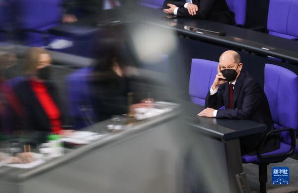 德國總理朔爾茨首次在聯邦議會接受例行問詢