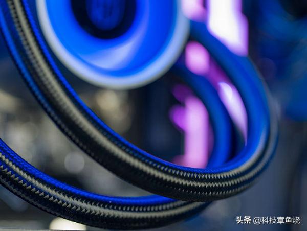 專為懶人玩家而設,一臺主機玩遍3A遊戲大作 專為懶人玩家而設,一臺主機玩遍3A遊戲大作