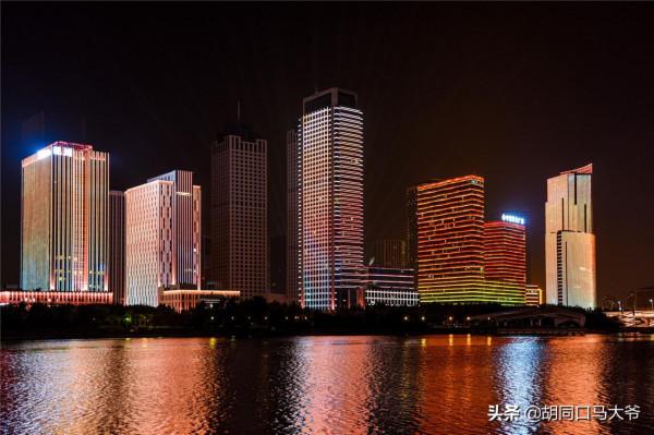 多圖預警！燈光點亮海河岸，國慶首日濱城是這樣的