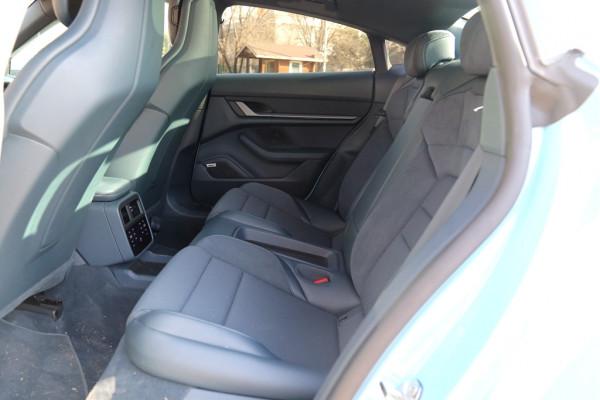 演繹電動、豪華、操控&OpenCurlyDoubleQuote;三重奏&rdquo;試保時捷Taycan 4S