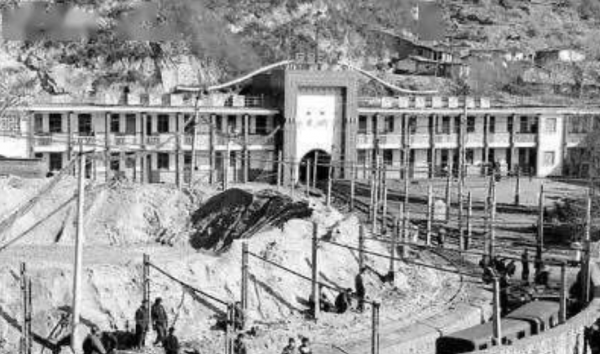 紅16師長為救妻子叛逃，後加入解放軍，陳毅：將功折罪，既往不咎