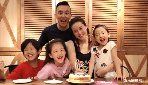 劉畊宏3個孩子長大了,8歲小泡芙變美了,3兄妹這點太相似 劉畊宏3個孩子長大了,8歲小泡芙變美了,3兄妹這點太相似