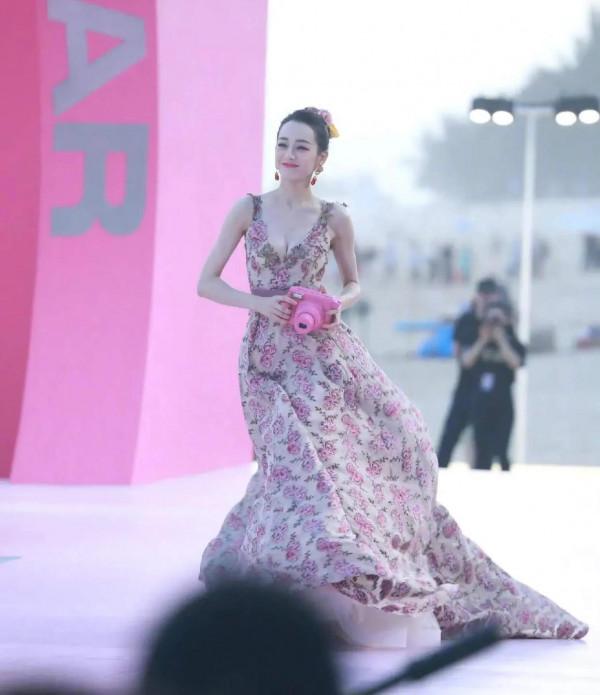 迪麗熱巴最新高畫質圖,又被驚豔到了 迪麗熱巴最新高畫質圖,又被驚豔到了