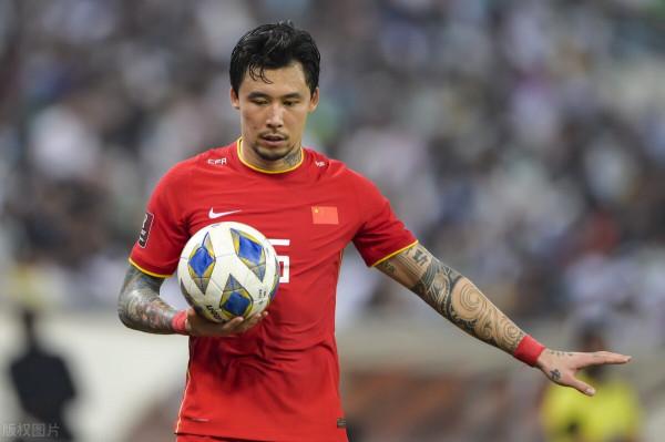 後防坑太大!國足4輪丟9球人人有責 最穩中衛組合被拆開成敗筆 後防坑太大!國足4輪丟9球人人有責 最穩中衛組合被拆開成敗筆