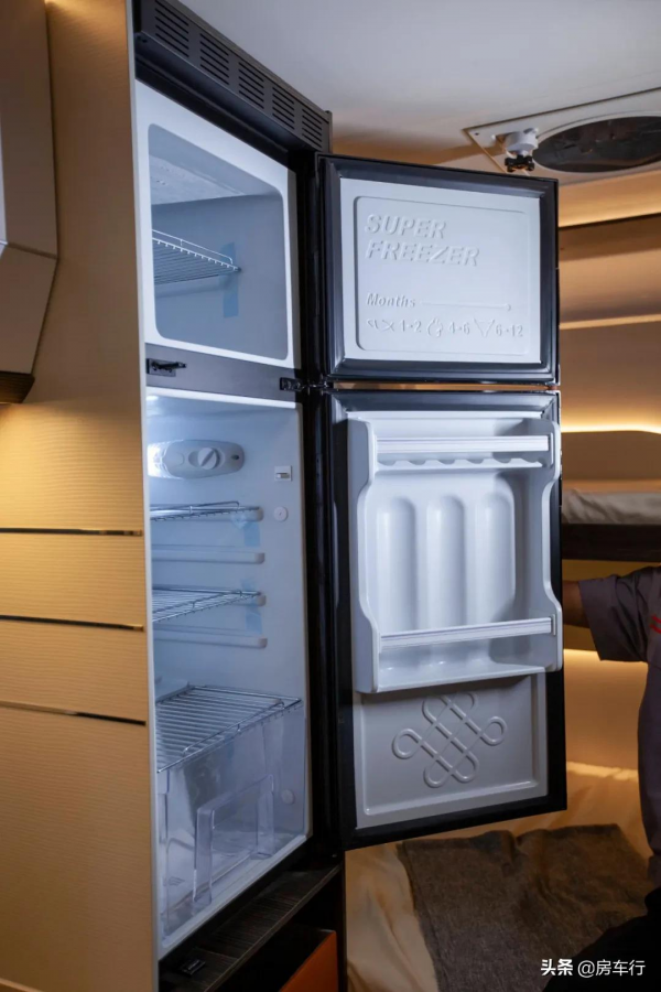 高顏值、高配置還帶乾溼分離衛浴間，高性價比的大馳T型房車來了