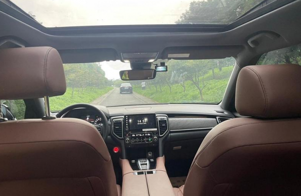 本田UR-V：實拍370TURBO 四驅尊享版，5座定位配2.0T引擎