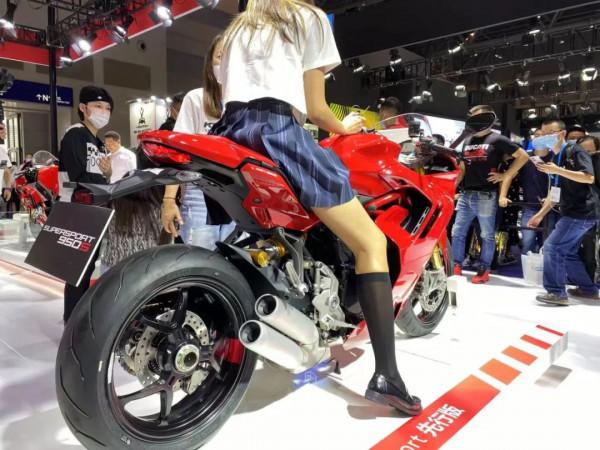 摩博會 | 杜卡迪全系價格將上調,鴒速950售價143000元起 摩博會 | 杜卡迪全系價格將上調,鴒速950售價143000元起