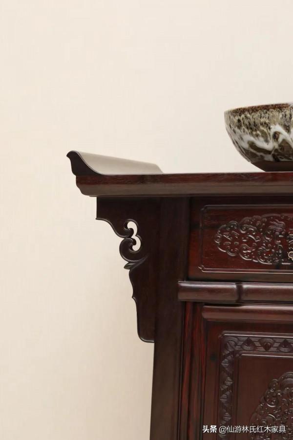 大紅酸枝西番蓮二聯櫥