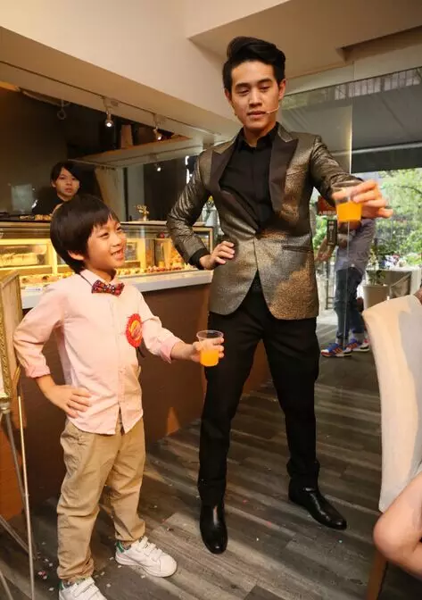 林志穎為兒子辦6歲生日趴 Kimi變魔術開心大笑