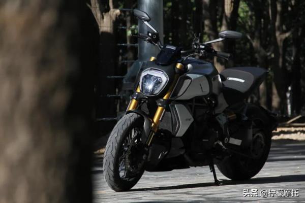 杜卡迪大魔鬼,精緻的肌肉巡航 杜卡迪大魔鬼,精緻的肌肉巡航