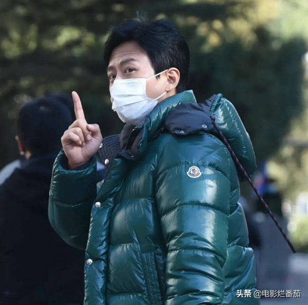 春晚四次聯排：趙麗穎一笑迷人，張小斐美目顧盼，朱一龍走路生風