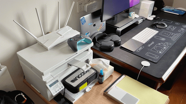 來分享 5 位作者好看又高效的桌面佈置