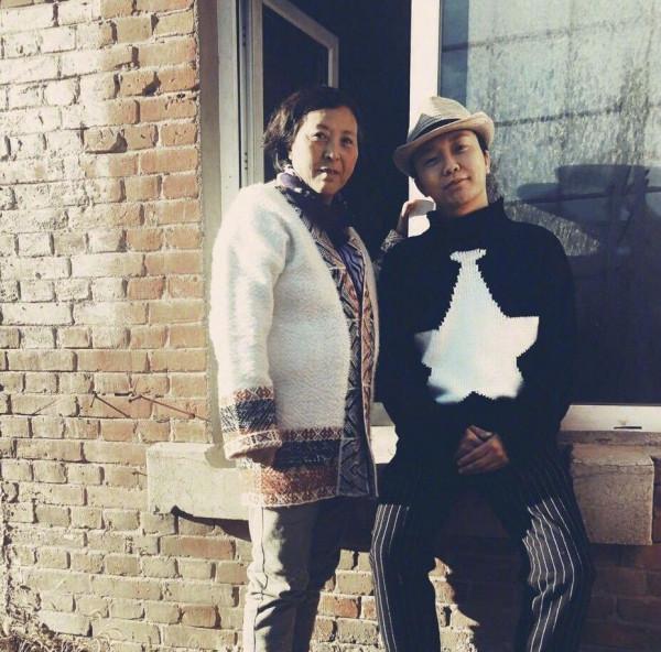 從“服務員”到“貴妃”，被辱罵的20年間，李玉剛究竟經歷了什麼