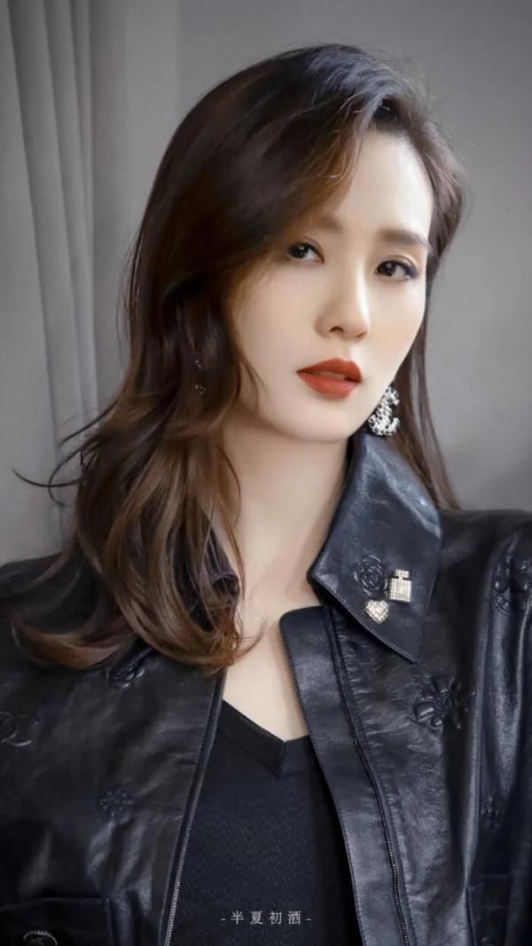 劉詩詩近照太驚豔,面板粉嫩如18歲 劉詩詩近照太驚豔,面板粉嫩如18歲