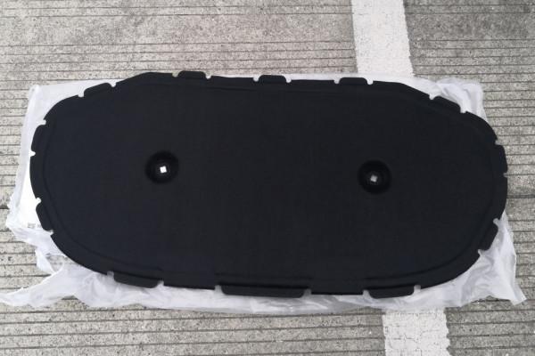 自己動手不求人，斯柯達柯珞克動手加裝發動機蓋隔音毯！