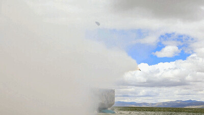 解放軍的火力不足恐懼症已治好!網友:煙花表演,不要害怕…… 解放軍的火力不足恐懼症已治好!網友:煙花表演,不要害怕……