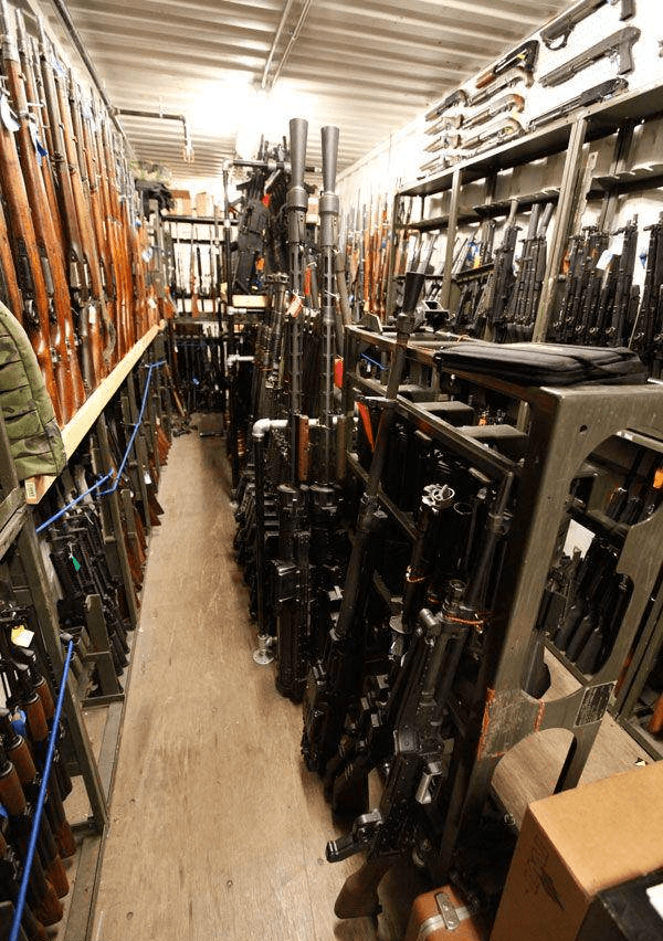 美國土豪軍迷自建大型軍火庫 戰鬥力可匹敵正規軍 美國土豪軍迷自建大型軍火庫 戰鬥力可匹敵正規軍