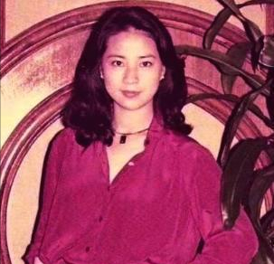 遭遇背叛卻不離婚，隱忍40年得億萬家產，林鳳嬌遠比你想得狠