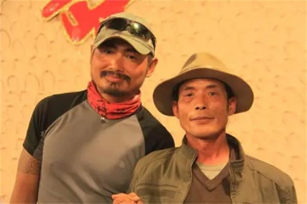 “徒步狂人”謝建光：35年拉板車走30萬公里，59歲止步黑河