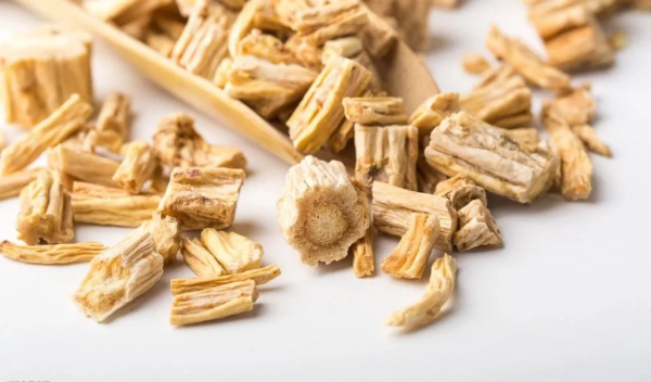 慢性咽炎惹人煩，一個泡茶方法輕鬆解決，僅需六味藥