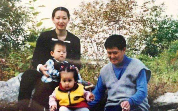 &OpenCurlyDoubleQuote;小品王&rdquo;趙本山：出身貧苦，成名後和髮妻離婚，2婚娶小8歲嬌妻