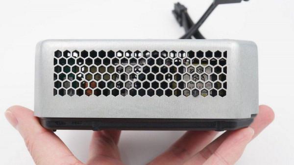 用料豪華，有錢果真可以為所欲為，微軟Xbox Series X主機電源拆解