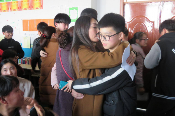 “佛系家長”逐漸蔓延,對孩子不急不躁不生氣,背後成因令人深思 “佛系家長”逐漸蔓延,對孩子不急不躁不生氣,背後成因令人深思