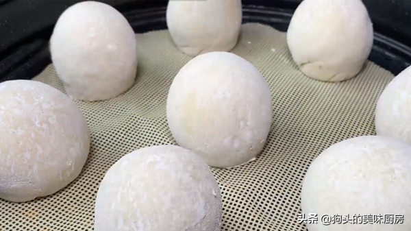 天冷發麵別隻加酵母,教你一招,15分鐘發滿盆,鬆軟又香甜 天冷發麵別隻加酵母,教你一招,15分鐘發滿盆,鬆軟又香甜