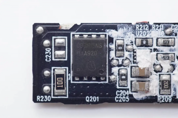 華碩最強遊戲本標配300W電源,內建4顆氮化鎵,內部結構揭曉 華碩最強遊戲本標配300W電源,內建4顆氮化鎵,內部結構揭曉