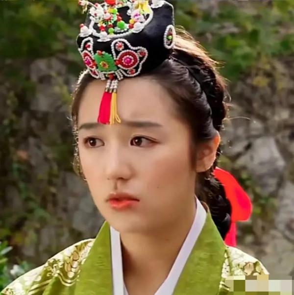 原來韓國整容技術對本國明星也沒有手軟，韓國四大頂流也臉崩了