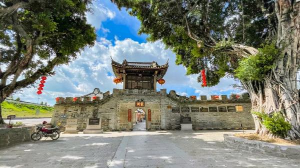 廣東有名的多金“港主”，曾花一億修建豪宅，如今成景點門票5元