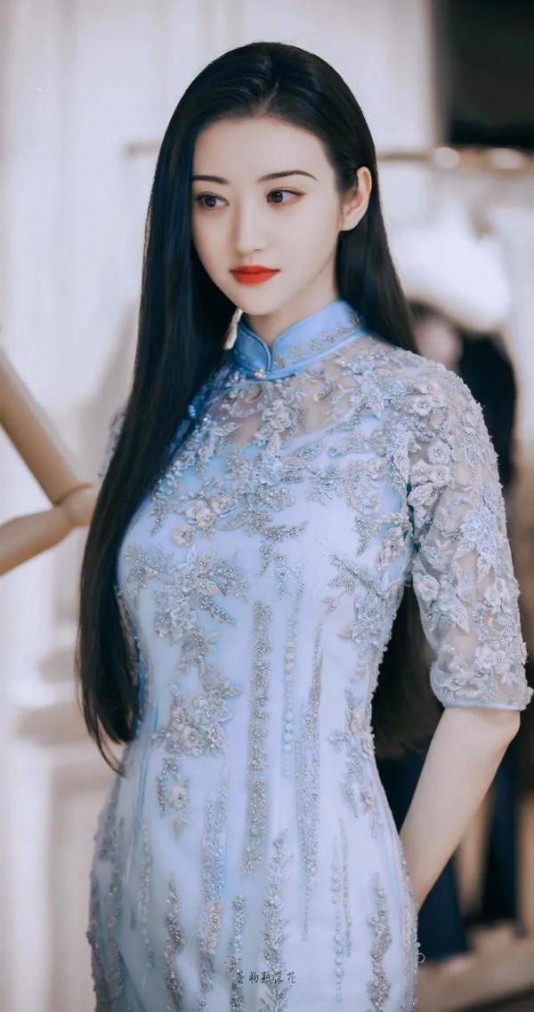 景甜，笑起來真甜