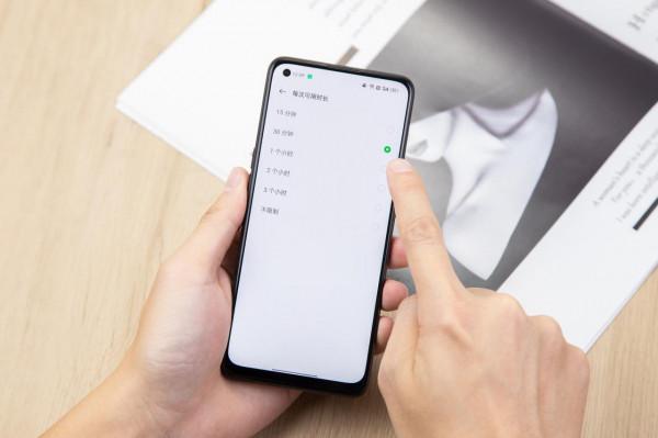 擔心熊孩子沉迷遊戲？智慧手機的兒童空間成管教利器，家長用起來