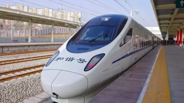 百年瞬間丨新中國第一臺內燃機車試製成功