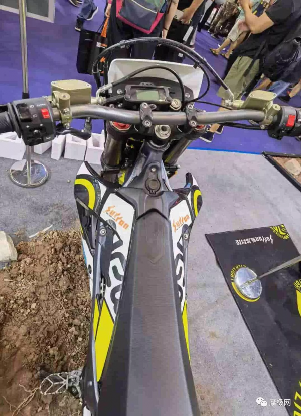 「現場圖」虯龍科技 暴蜂3C越野勁十足 「現場圖」虯龍科技 暴蜂3C越野勁十足