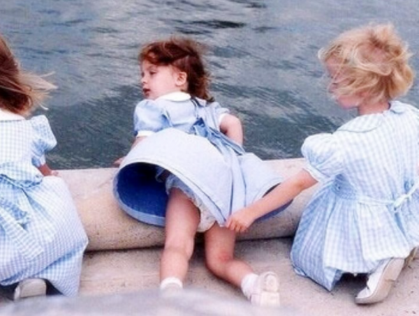 女生校裙內到底用不用穿“安全褲”?學校老師建議:十分有必要 女生校裙內到底用不用穿“安全褲”?學校老師建議:十分有必要