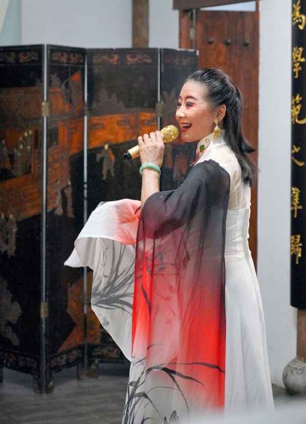 掬水月在手，藝術愛好者與藝術名家相約「道南書院」以曲迎中秋