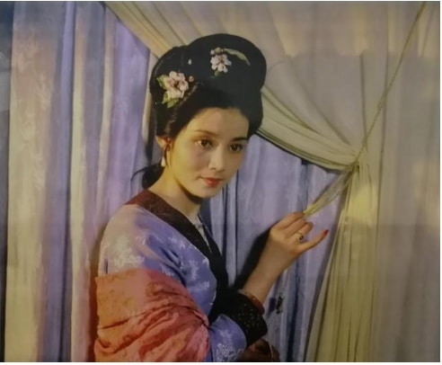 潘虹：24歲嫁人，28歲爆紅，66歲未婚無子，後悔沒守住前夫