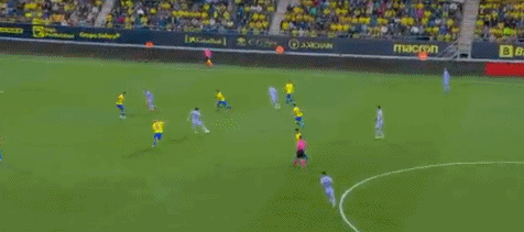 西甲-弗蘭基-德容染紅科曼被逐 德佩失良機 巴薩遭弱旅逼平三場不勝 西甲-弗蘭基-德容染紅科曼被逐 德佩失良機 巴薩遭弱旅逼平三場不勝