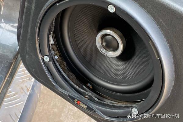 「分明稜角」整備一臺來自北國的拉達，解鎖下你心中的獨特小個性